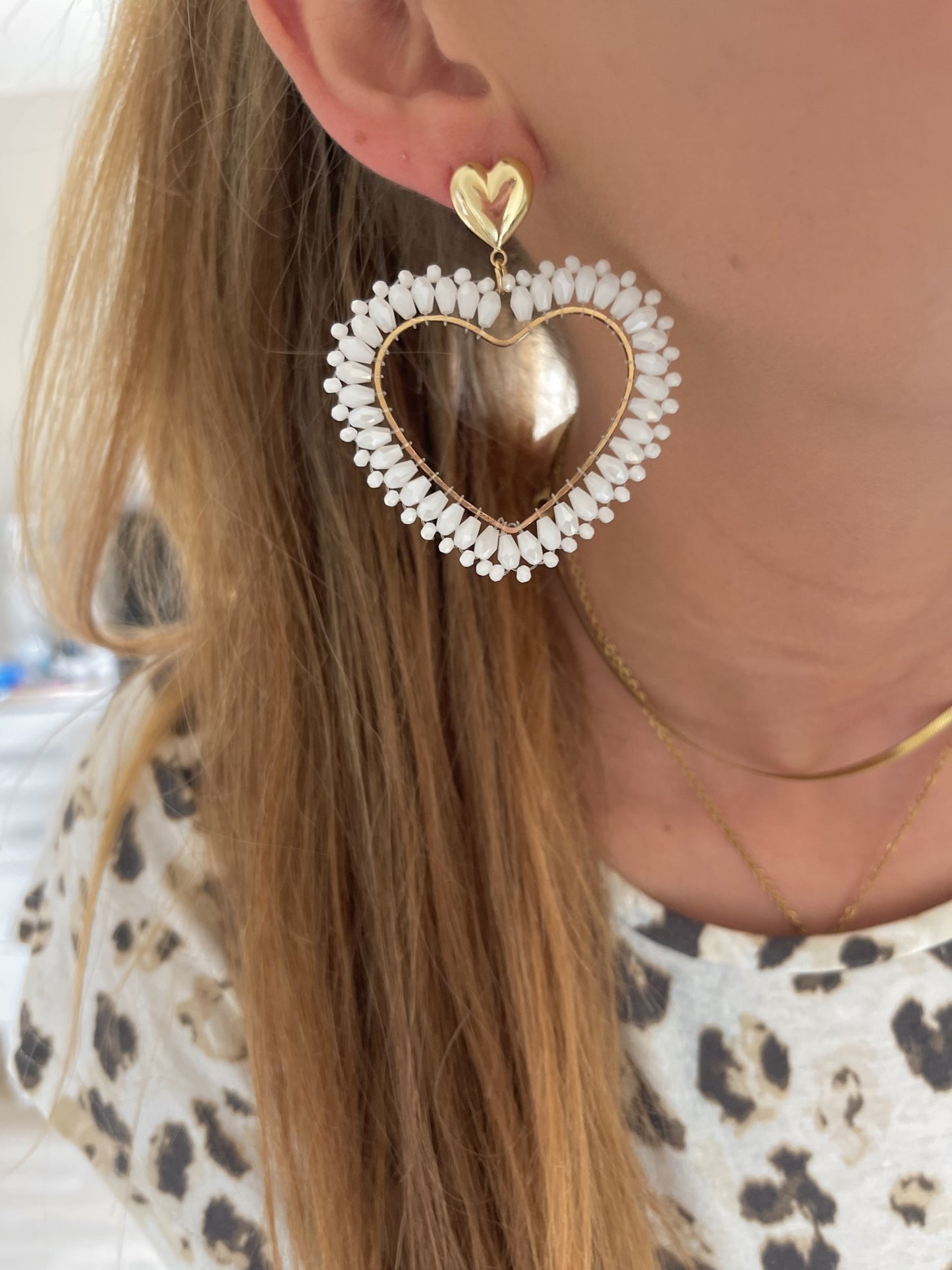 Oorbellen hart wit