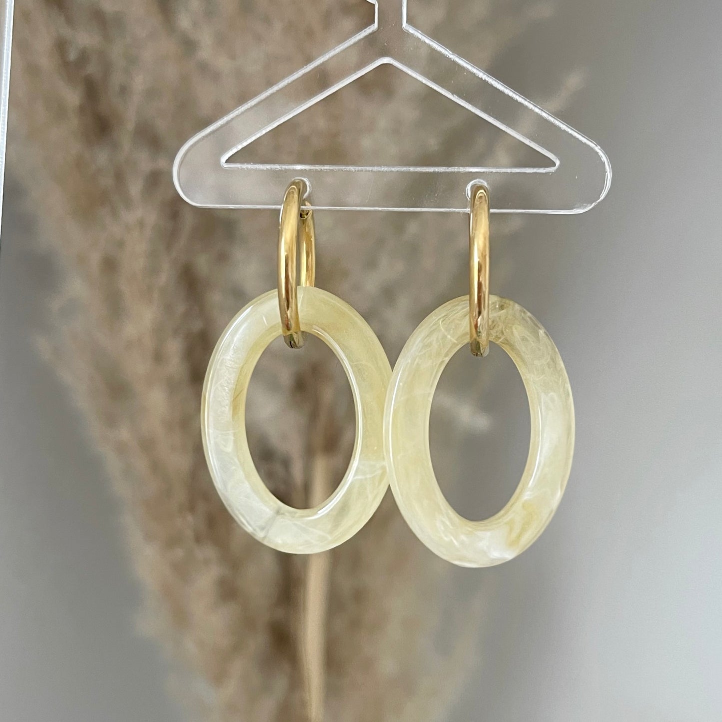 Oorbellen Gigi beige